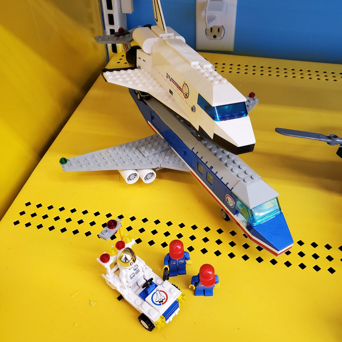 6544 Shuttle Transcon 2 (Previously Owned)(Retired) product image 1, provided for visual reference and product detail review