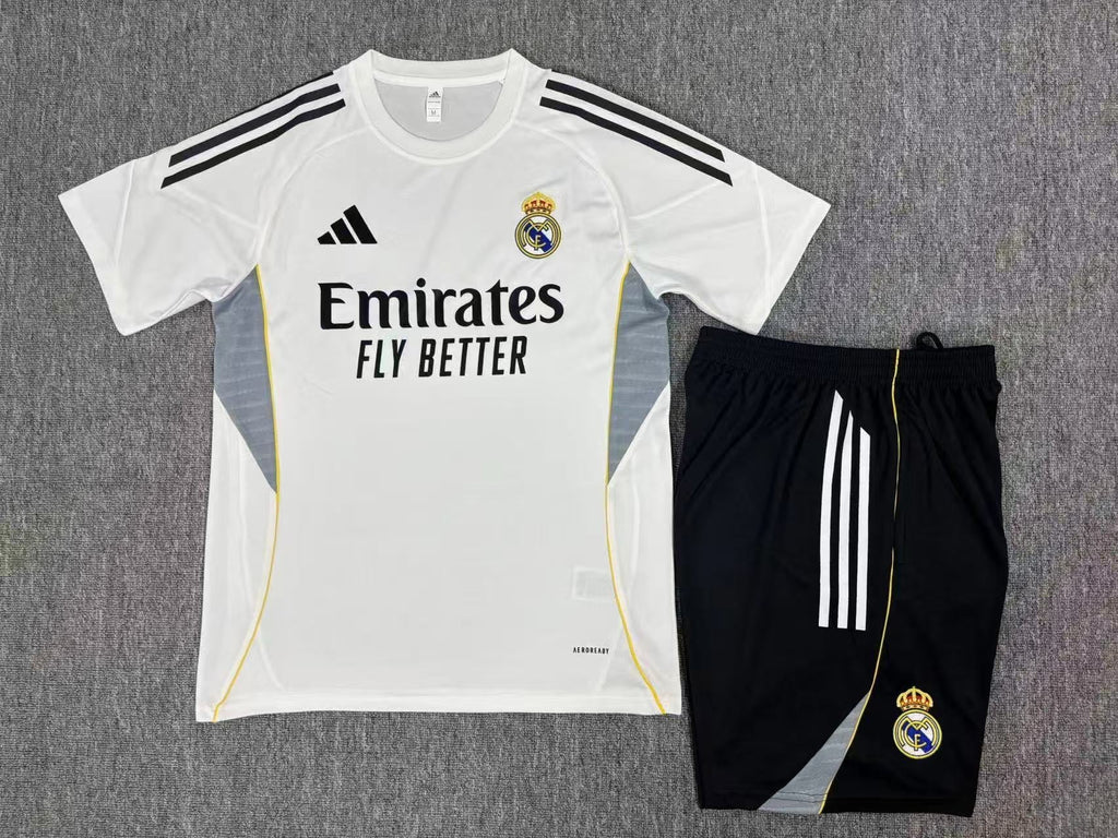 Kids Real Madrid Training Tracksuits 25/26 Football Kit product image 2
