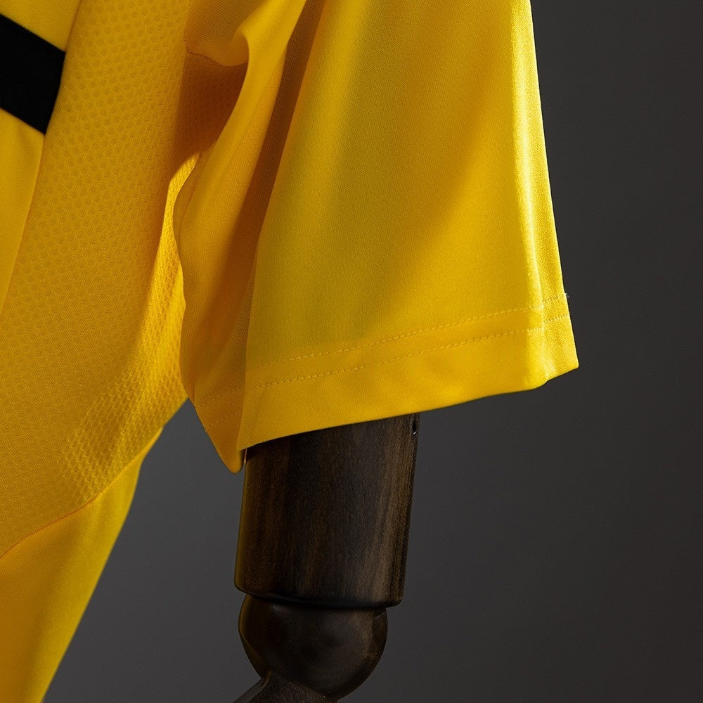 Real Madrid Jersey 2011/12 Goalkeeper Retro Football Kit product image 3