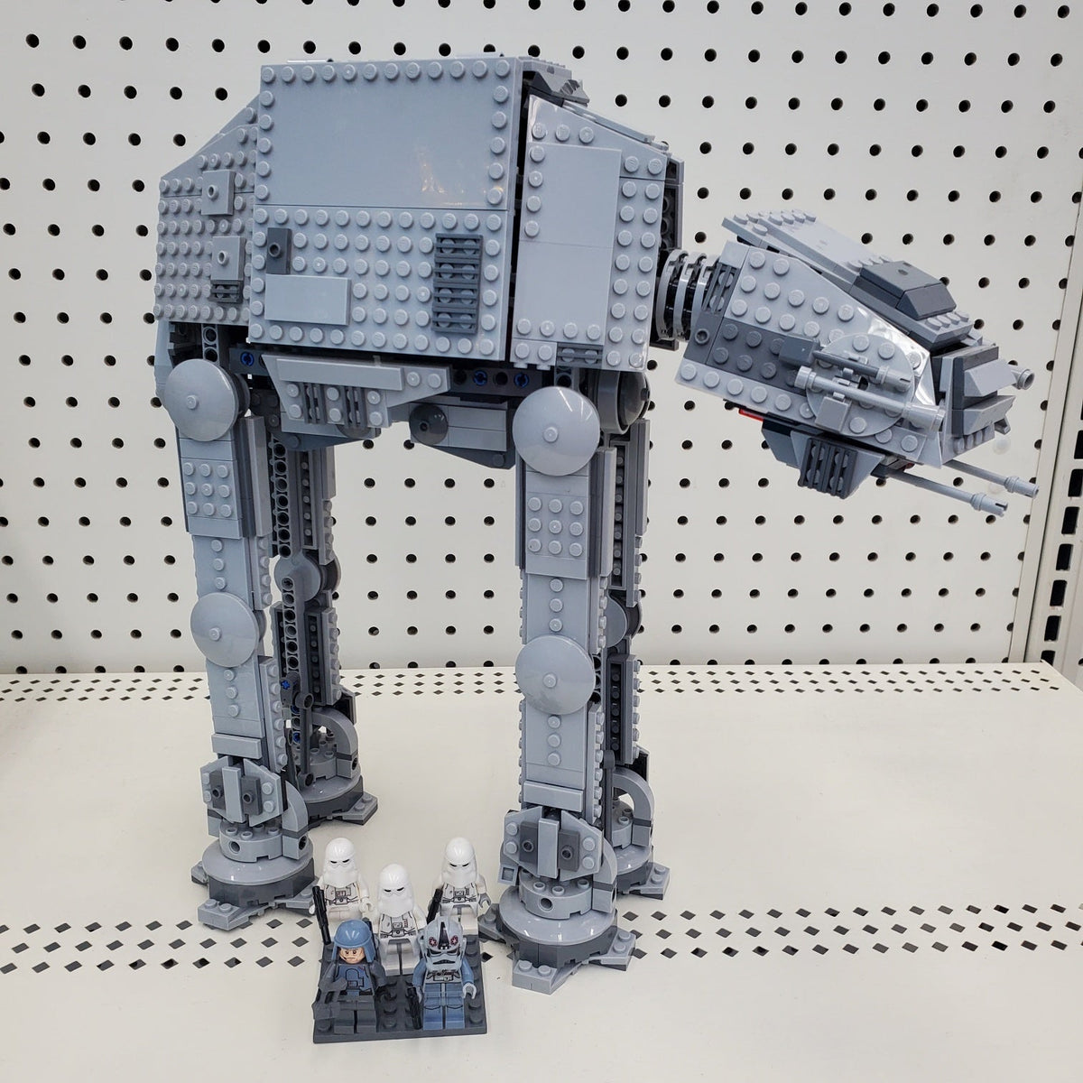 75054 AT-AT (Previously Owned) (Retired) product image 1, provided for visual reference and product detail review