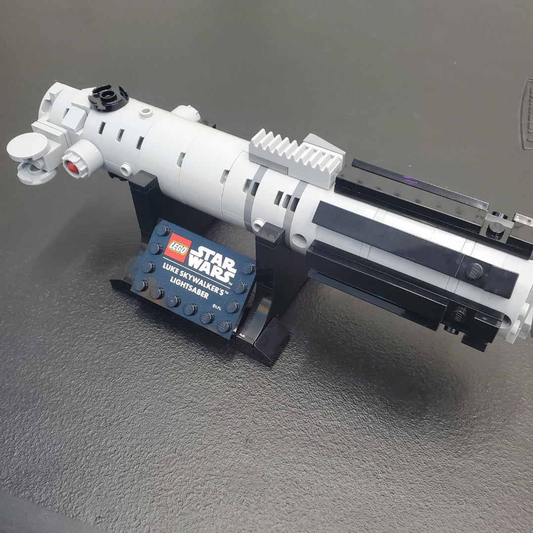 40483 Luke Skywalker's Lightsaber (Retired) (Previously Owned) product image 1, provided for visual reference and product