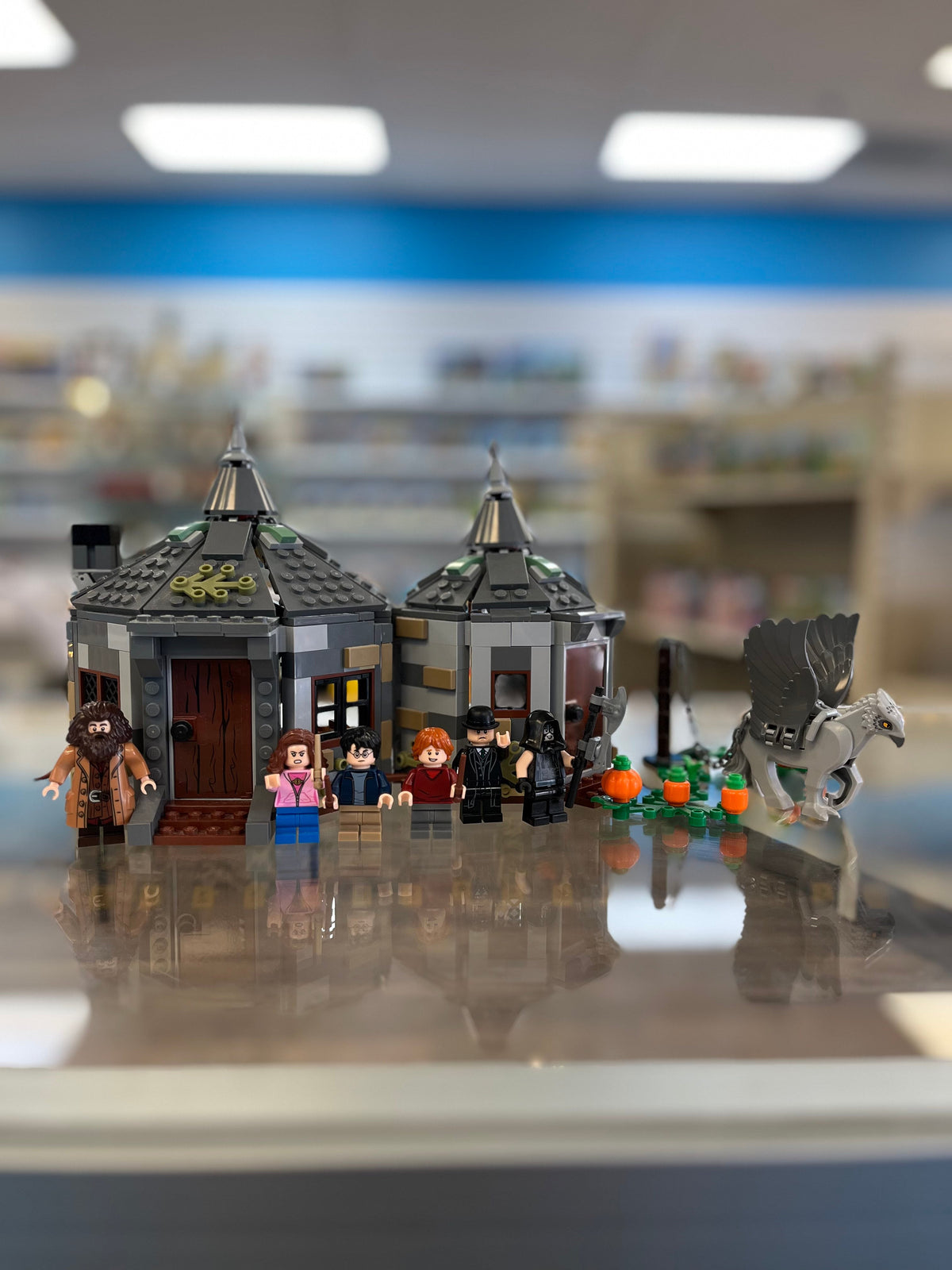75947 Hagrid's Hut: Buckbeak's Rescue (Previously Owned) (Retired) product image 1, provided for visual reference and