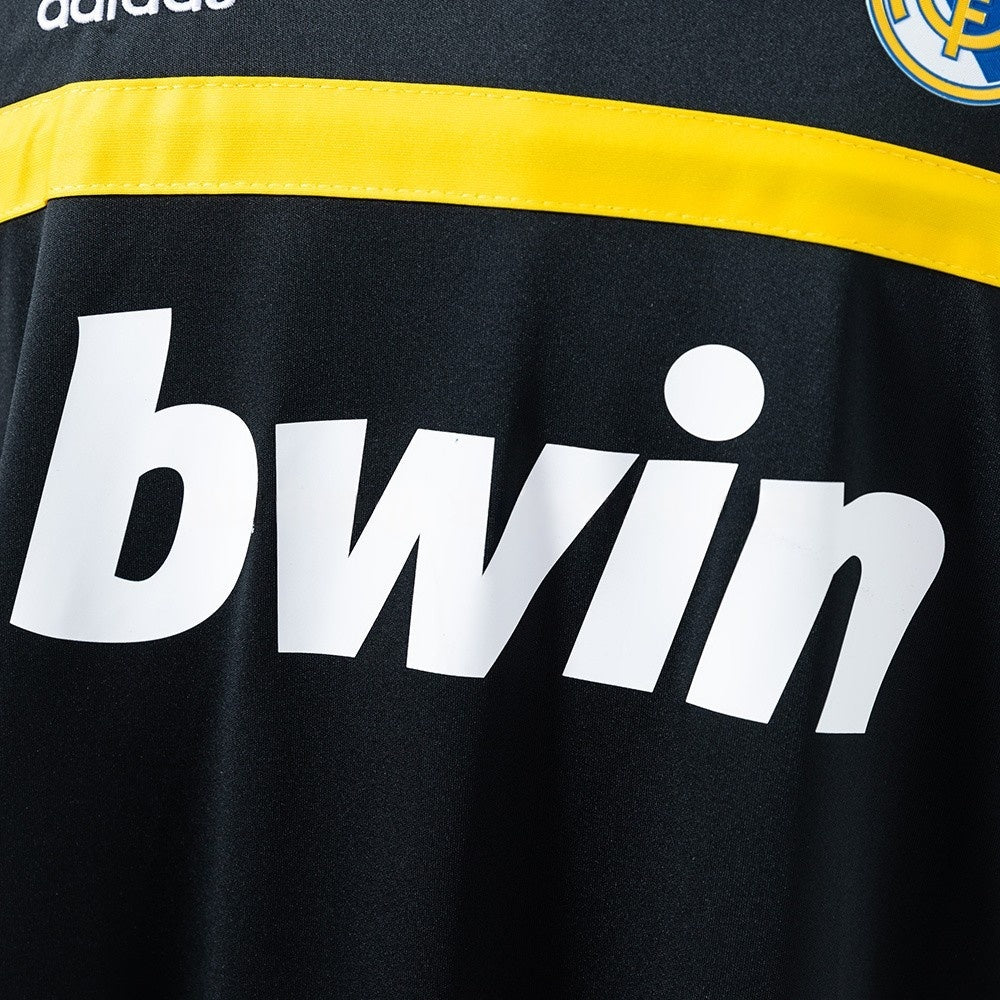 Real Madrid Jersey 2011/12 Goalkeeper Black Retro Football product image 4