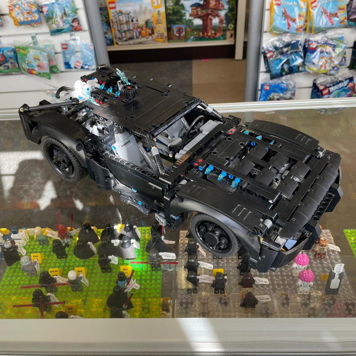 42127 The Batman - Batmobile (Previously Owned) product image 1, provided for visual reference and product detail review