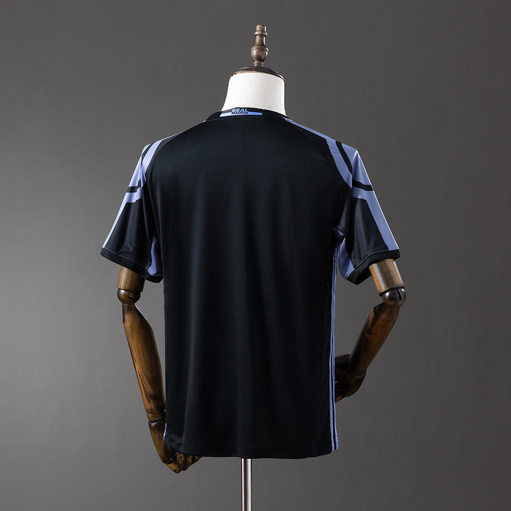 Real Madrid Jersey 2016/17 Third Retro Football Kit product image 2