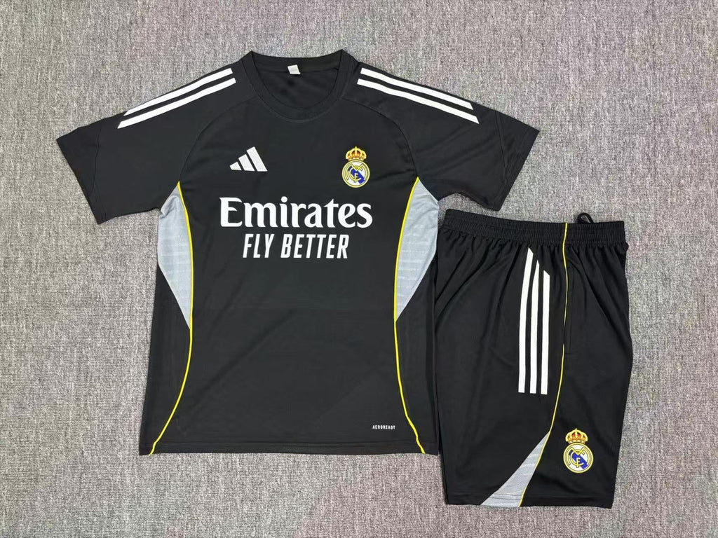 Kids Real Madrid Training Tracksuits 25/26 Football Kit product image 2
