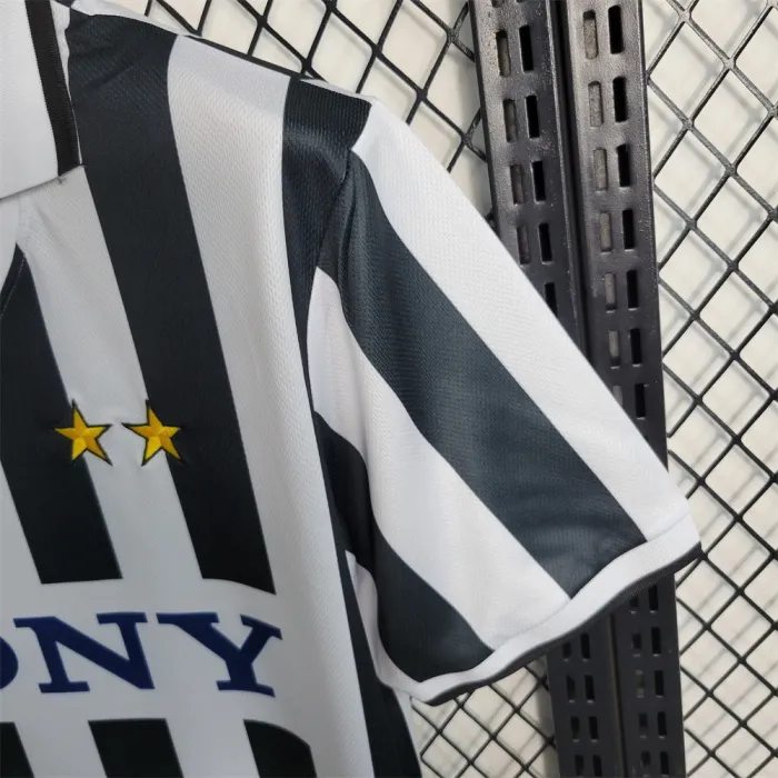 Juventus Jersey Home kit 95-97 Retro product image 3