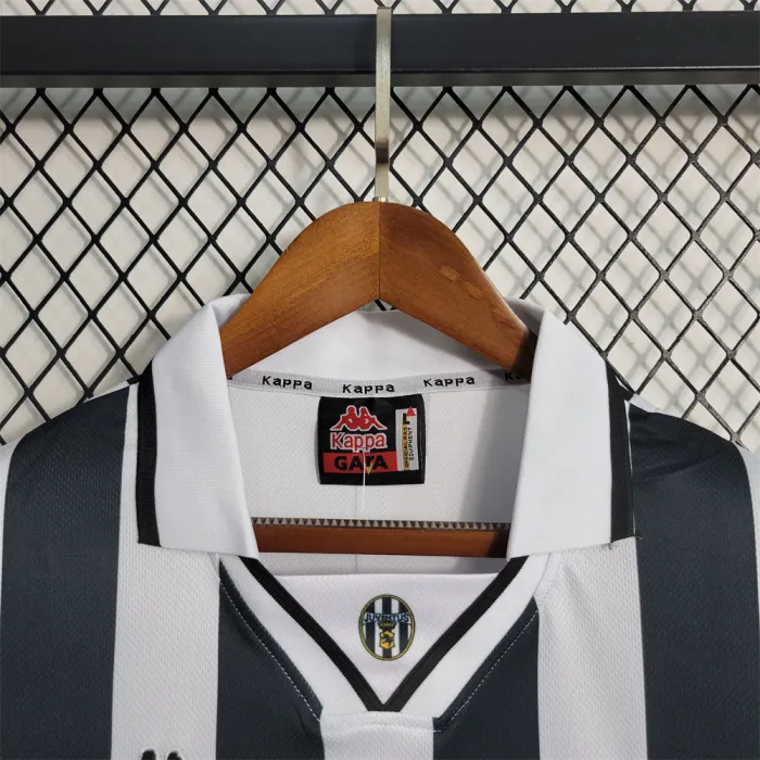 Juventus Jersey Home kit 95-97 Retro product image 8