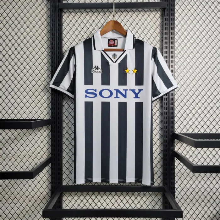 Juventus Jersey Home kit 95-97 Retro product image 1
