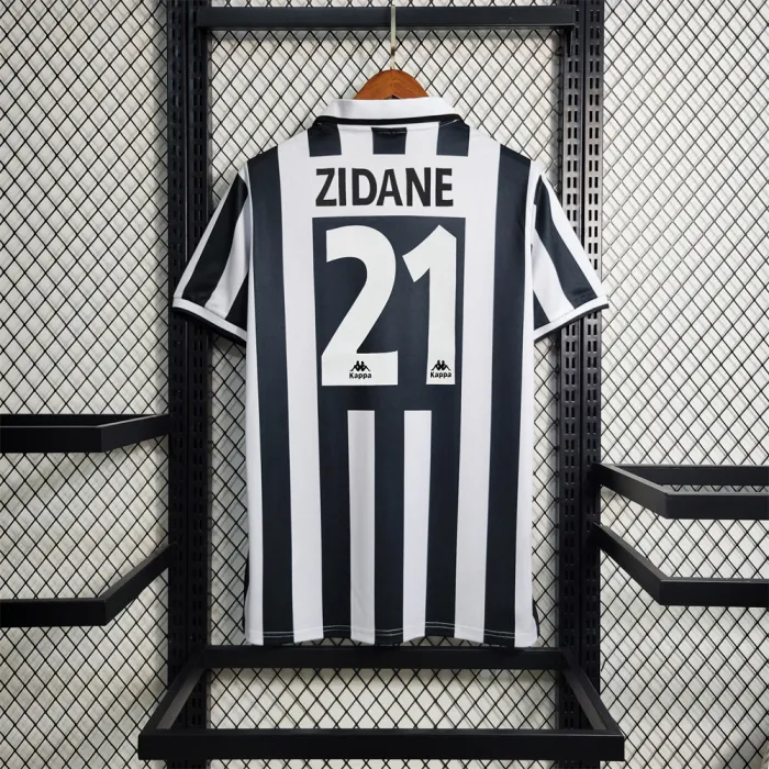 Juventus Jersey Home kit 95-97 Retro product image 10