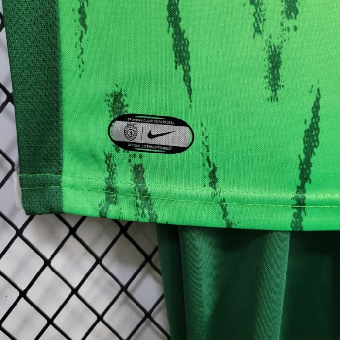 Kids Sporting CP Third Jersey 24/25 Football Kit product image 4