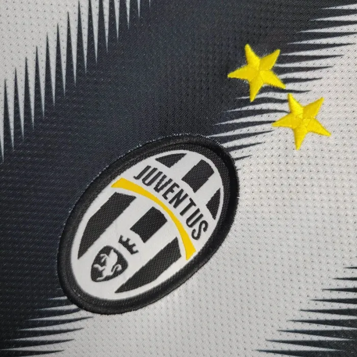 Retro-Juventus-Home-Kit-11/12-Football-Jersey product image 2