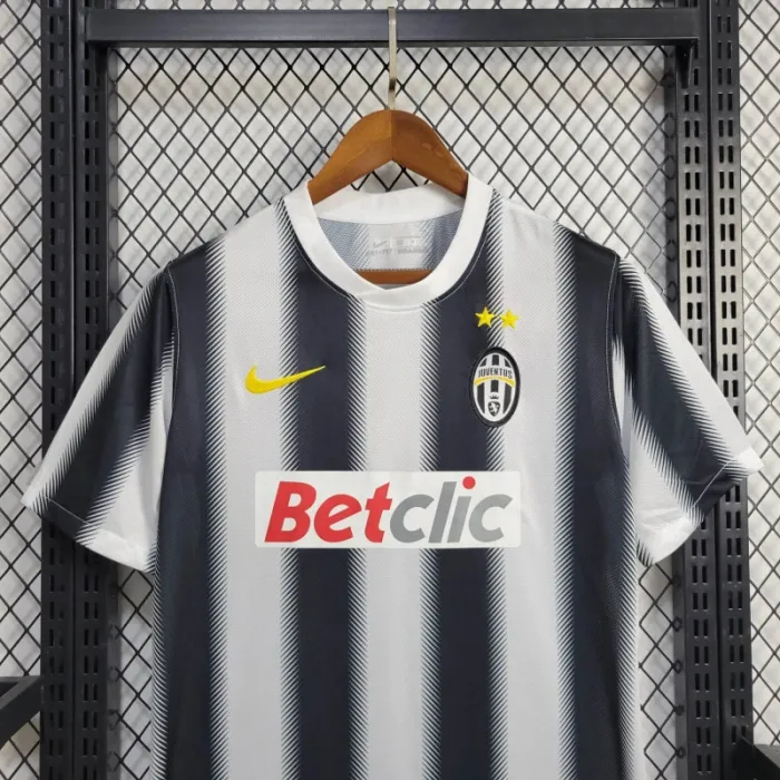 Retro-Juventus-Home-Kit-11/12-Football-Jersey product image 5