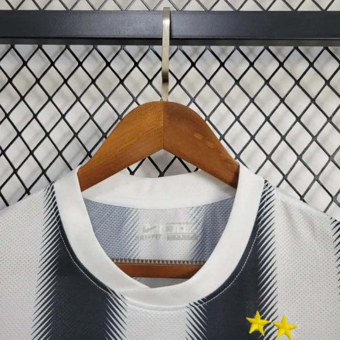 Retro-Juventus-Home-Kit-11/12-Football-Jersey product image 8
