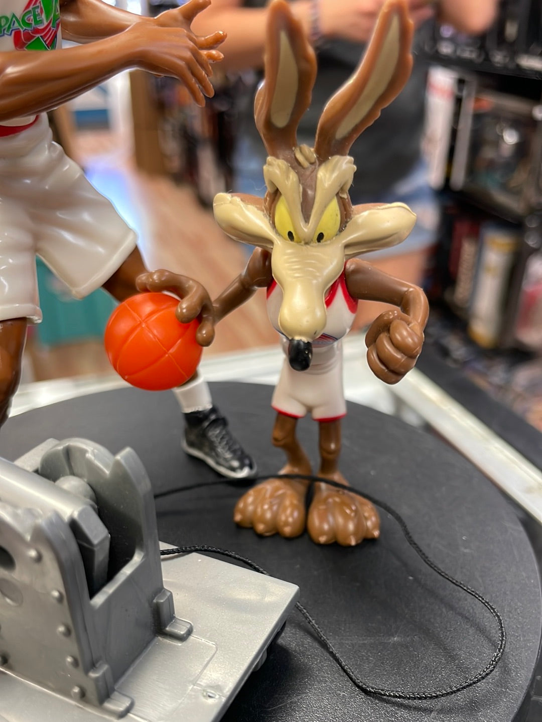 Charles Barkley & Coyote Complete (Vintage Space Jam, Playmates) product image 3, provided for visual reference and product