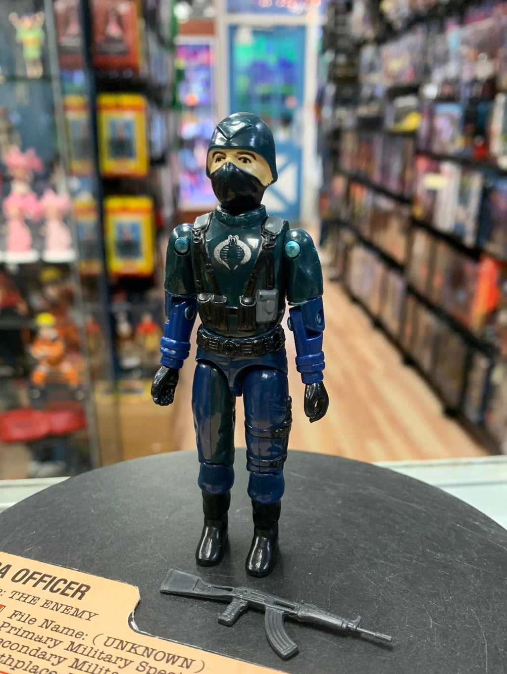 Cobra Officer V1 with File Card Straight Arm CC (Vintage GI Joe, Hasbro) Complete product image 3, provided for visual