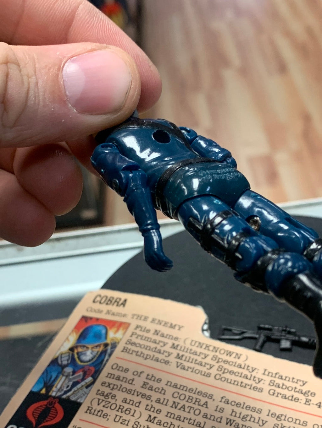 Cobra Officer V1 with File Card Straight Arm BB (Vintage GI Joe, Hasbro) Complete product image 8, provided for visual