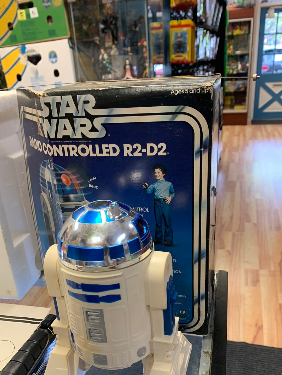 Radio Comtrolled R2-D2 (Kenner Vintage Star Wars) 3518 product image 2, provided for visual reference and product detail