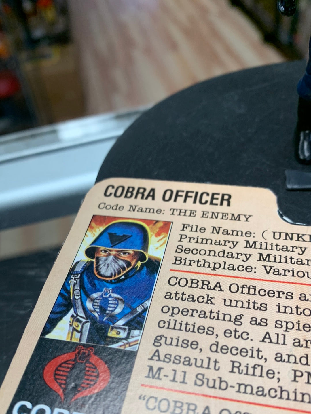 Cobra Officer V1 with File Card Straight Arm CC (Vintage GI Joe, Hasbro) Complete product image 5, provided for visual