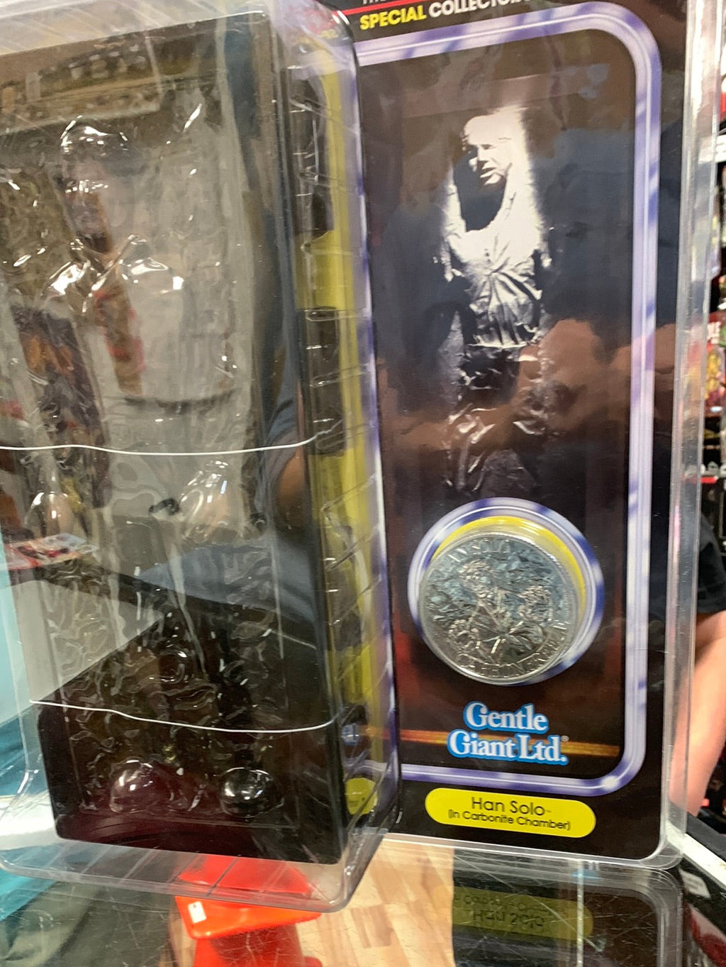 Jumbo Han Solo in Carbonite (Gentle Giant, Star Wars) product image 8, provided for visual reference and product detail