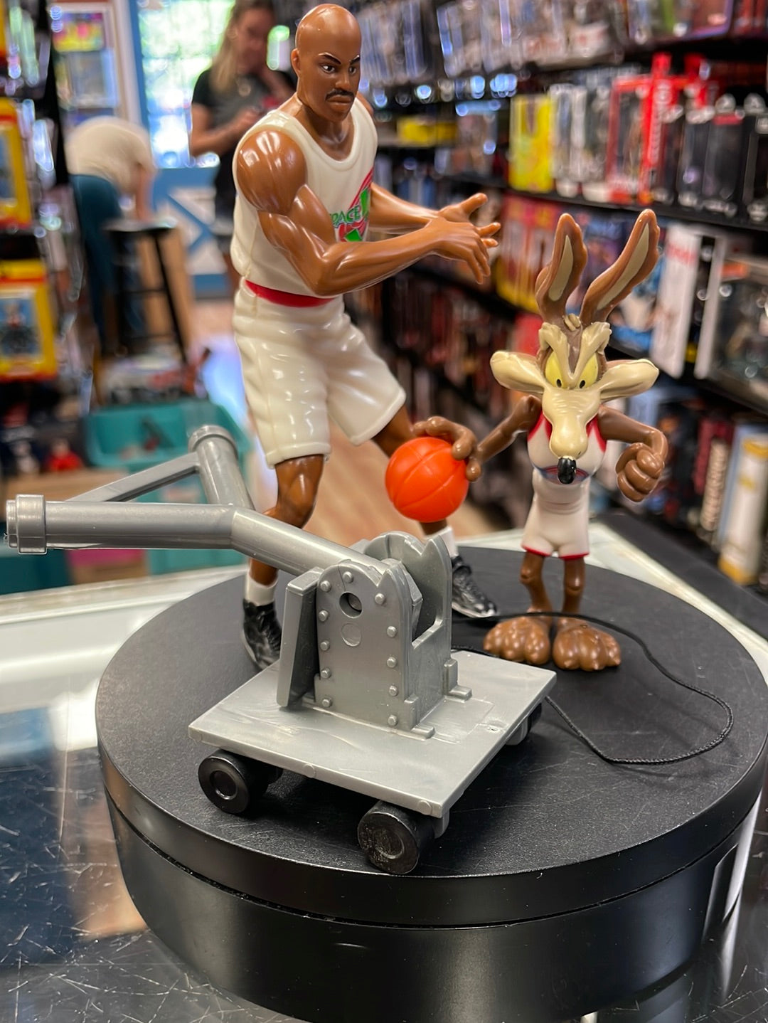 Charles Barkley & Coyote Complete (Vintage Space Jam, Playmates) product image 1, provided for visual reference and product