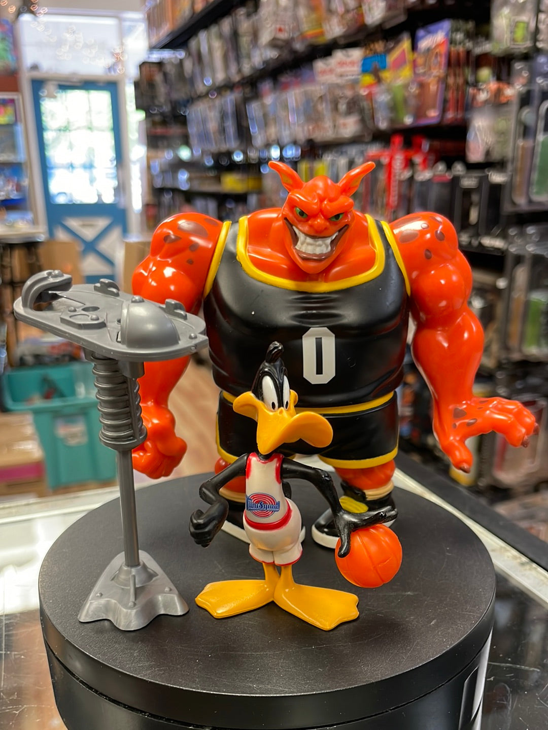 Daffy Duck & Pound Alien Complete (Vintage Space Jam, Playmates) product image 1, provided for visual reference and product