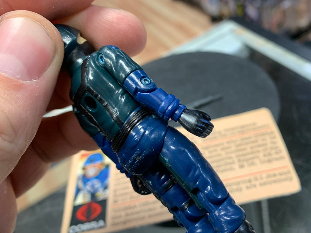 Cobra Officer V1 with File Card Straight Arm CC (Vintage GI Joe, Hasbro) Complete product image 11, provided for visual