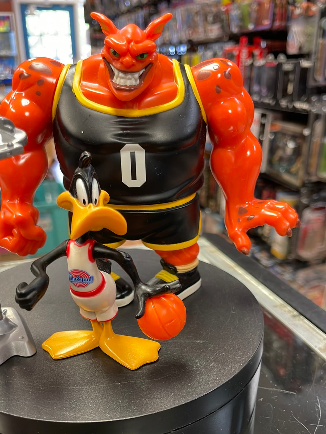 Daffy Duck & Pound Alien Complete (Vintage Space Jam, Playmates) product image 4, provided for visual reference and product