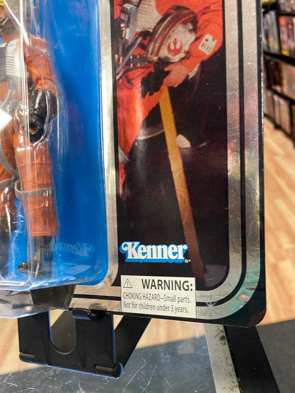 X-Wing Pilot Luke Skywalker Foil Card SDCC (Star Wars, Black Series) product image 5, provided for visual reference and