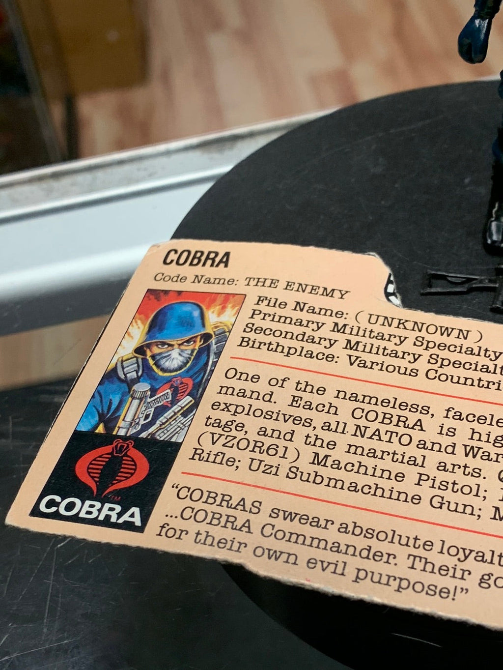 Cobra Officer V1 with File Card Straight Arm BB (Vintage GI Joe, Hasbro) Complete product image 6, provided for visual
